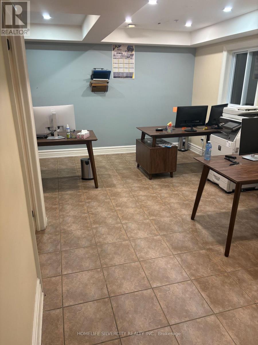 17 - 2131 WILLIAMS PARKWAY E