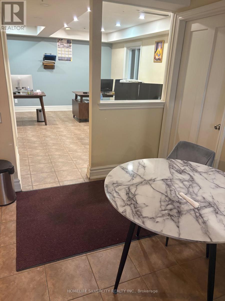 17 - 2131 WILLIAMS PARKWAY E