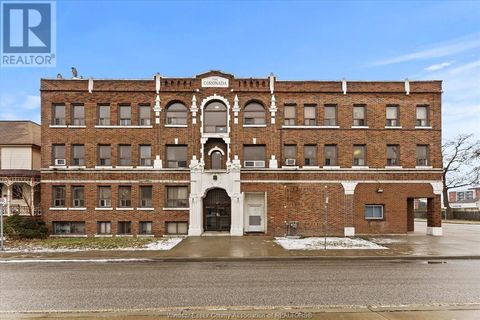 581 CATARAQUI STREET Windsor ON N9A3P2