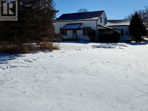 521 BAPTIST CHURCH Road Brantford ON N3W2G9