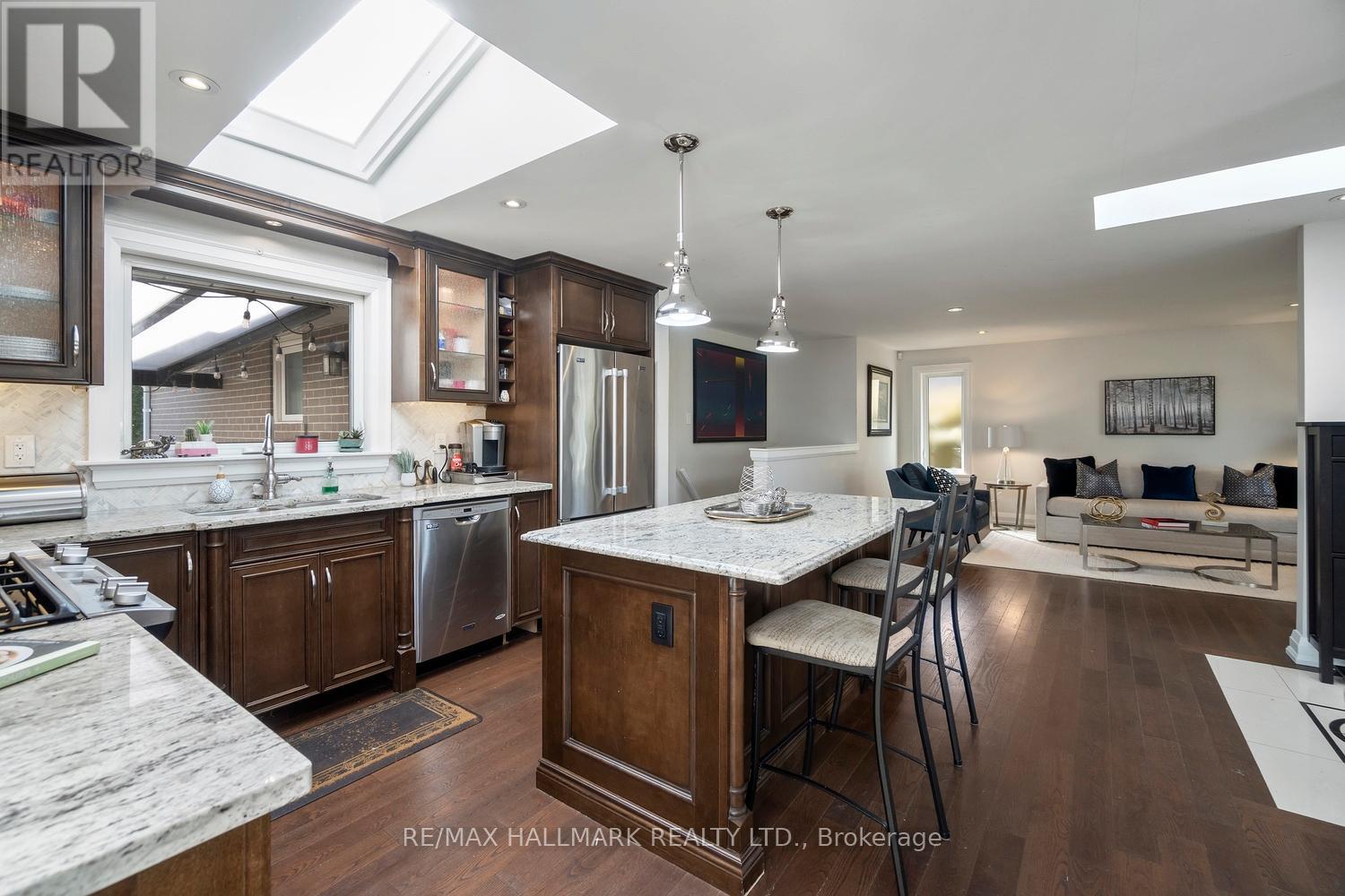 37 LEWIN CRESCENT
