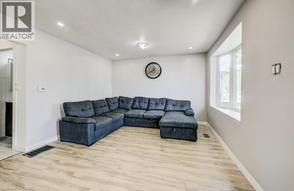54 SEVENTH Avenue - Photo 4
