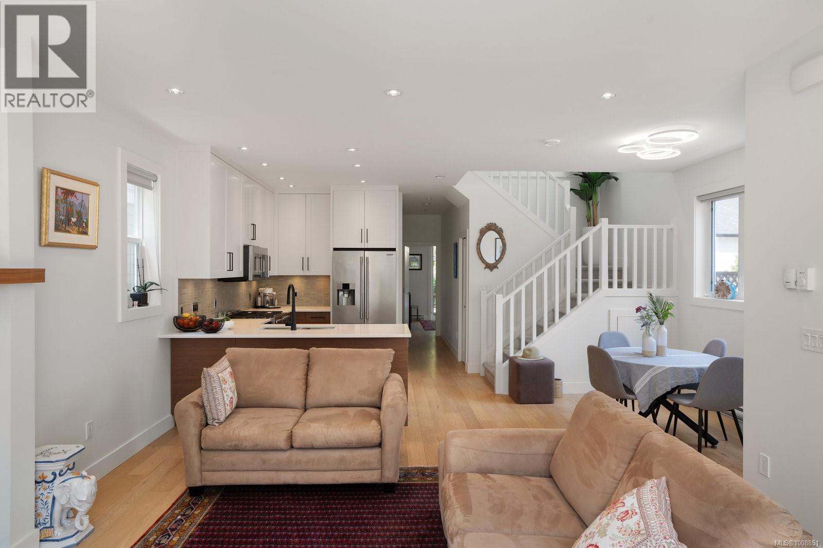 2346 Orchard Ave