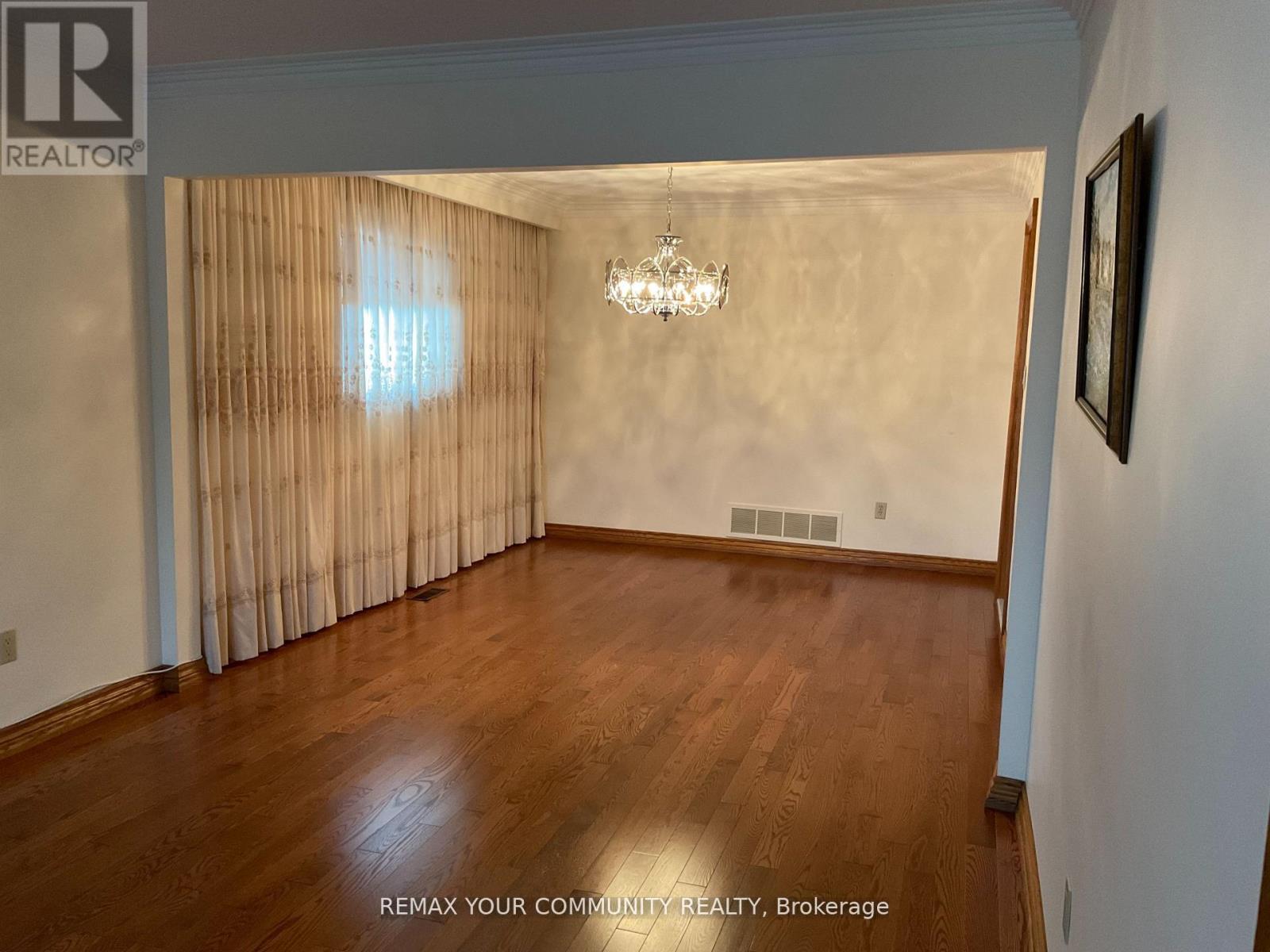 UPPER 3 LEVELS - 391 GLEN PARK AVENUE