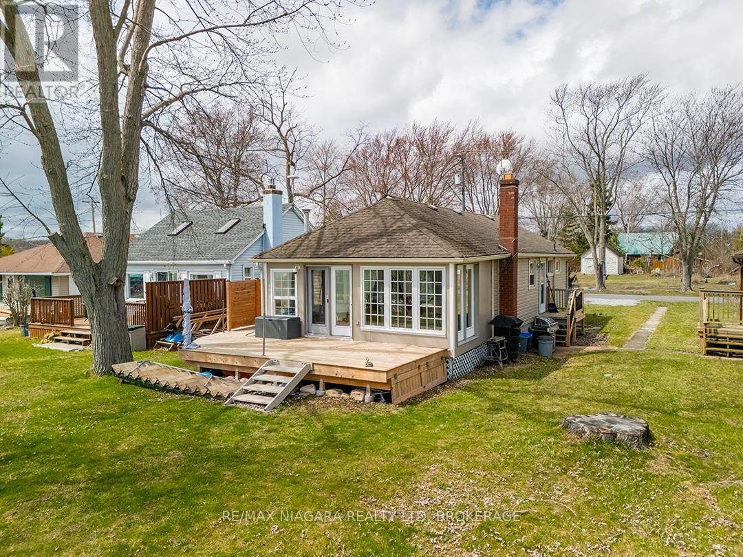 11161 CHURCHILL AVENUE