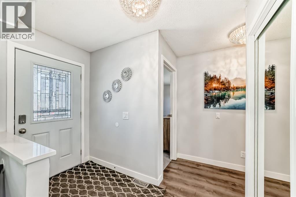 5107 Rundleview Road NE