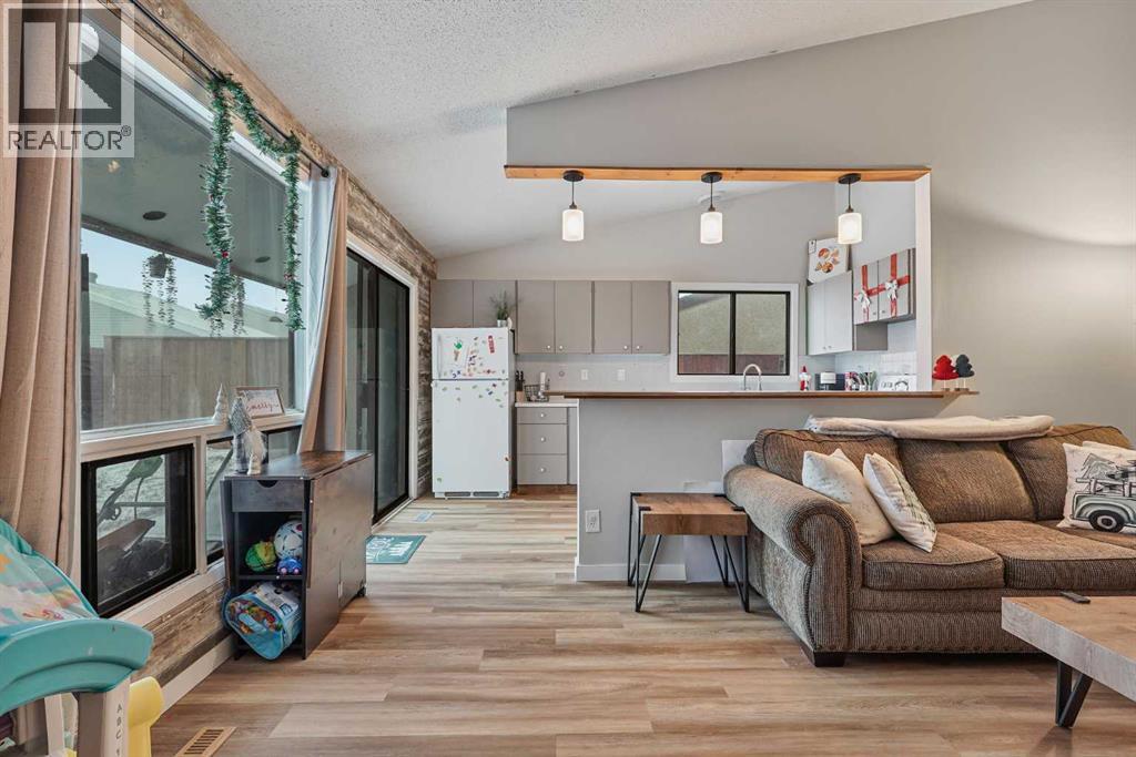 1538 St Edward Boulevard N