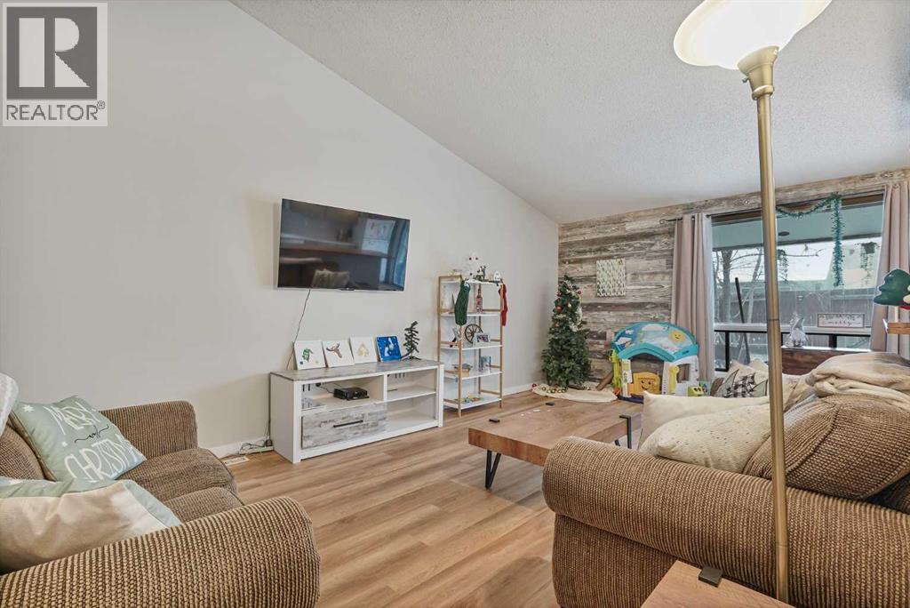 1538 St Edward Boulevard N