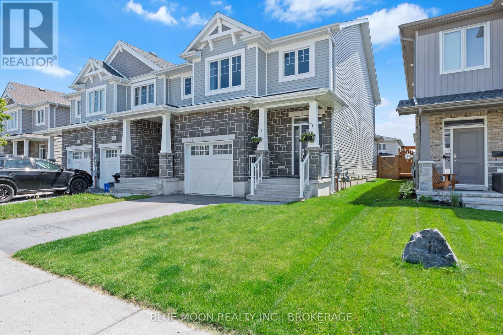 1555 DAVENPORT CRESCENT