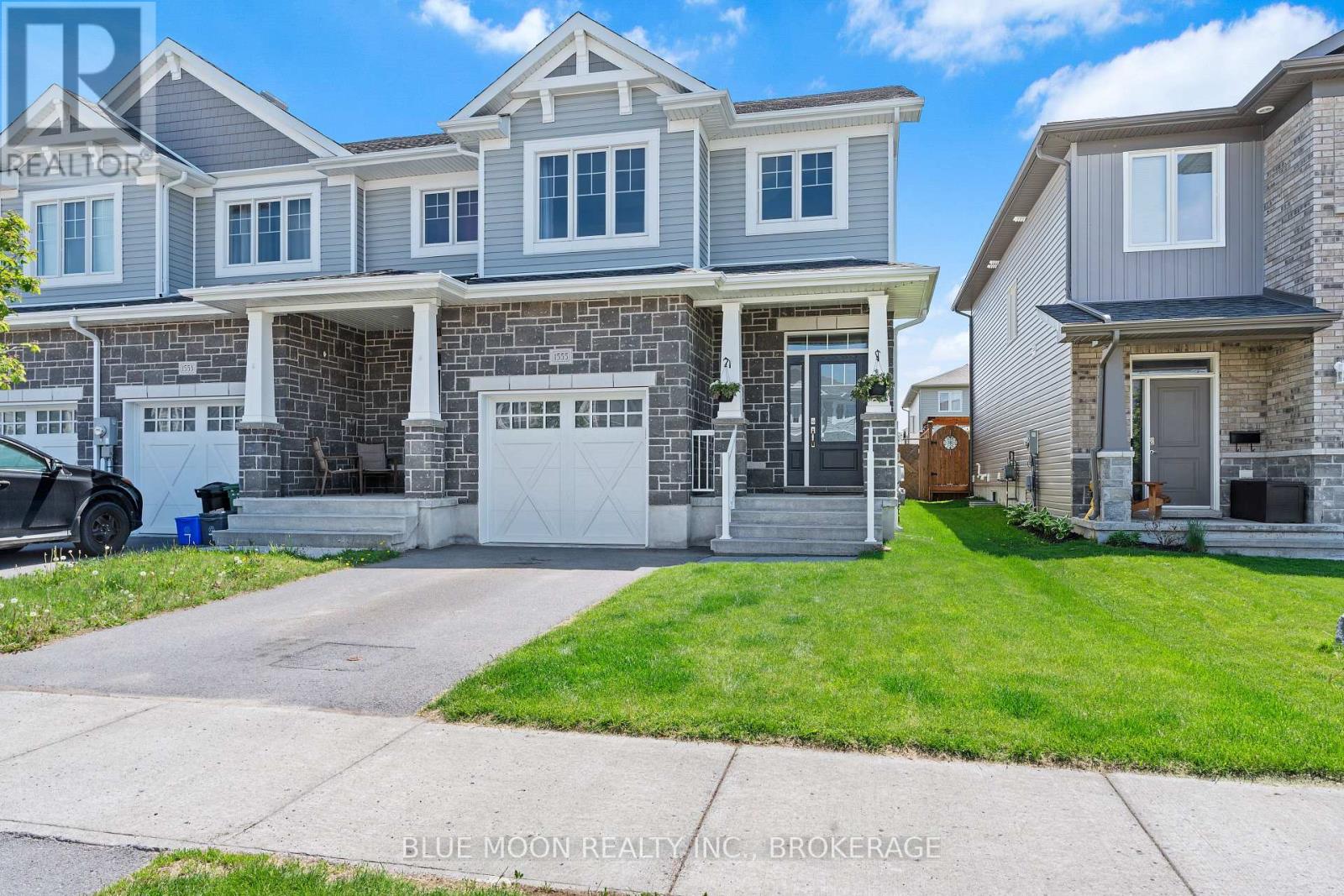 1555 DAVENPORT CRESCENT