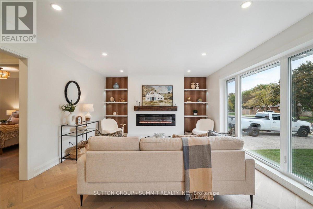 1391 MOUNTAIN GROVE AVENUE