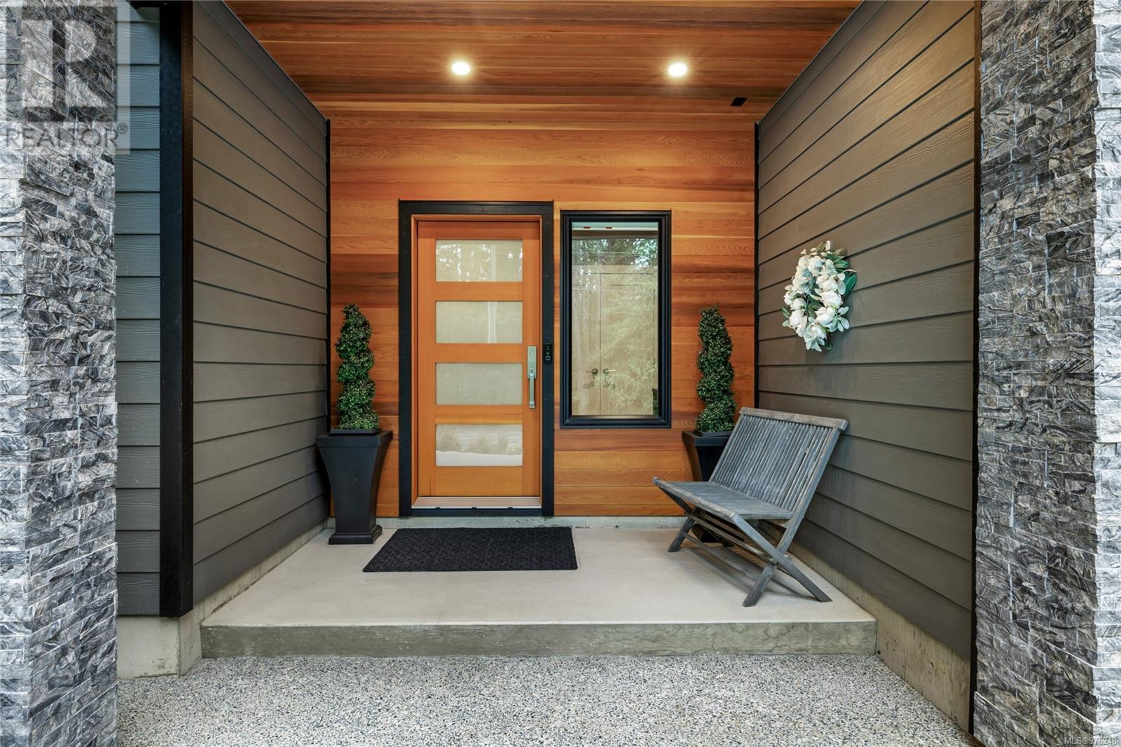 2371 Renfrew Rd