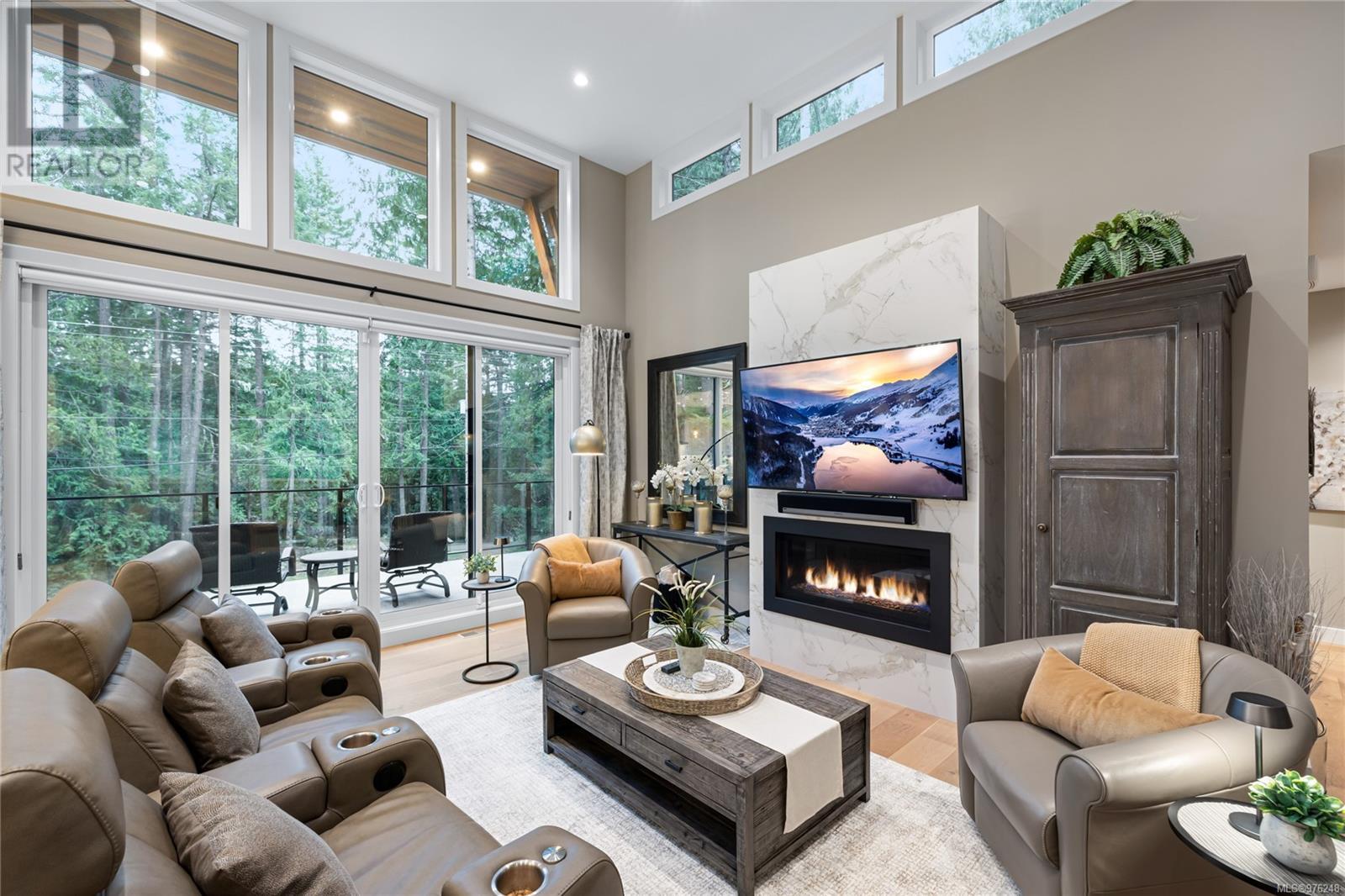 2371 Renfrew Rd