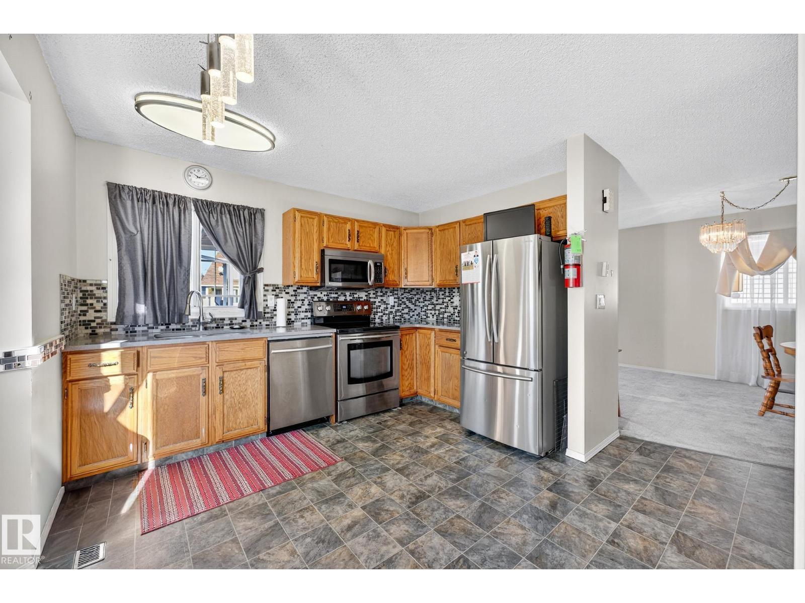 14511 37 ST NW