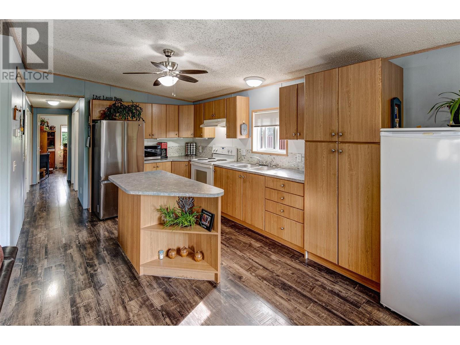5155 Chute Lake Road Unit# 102