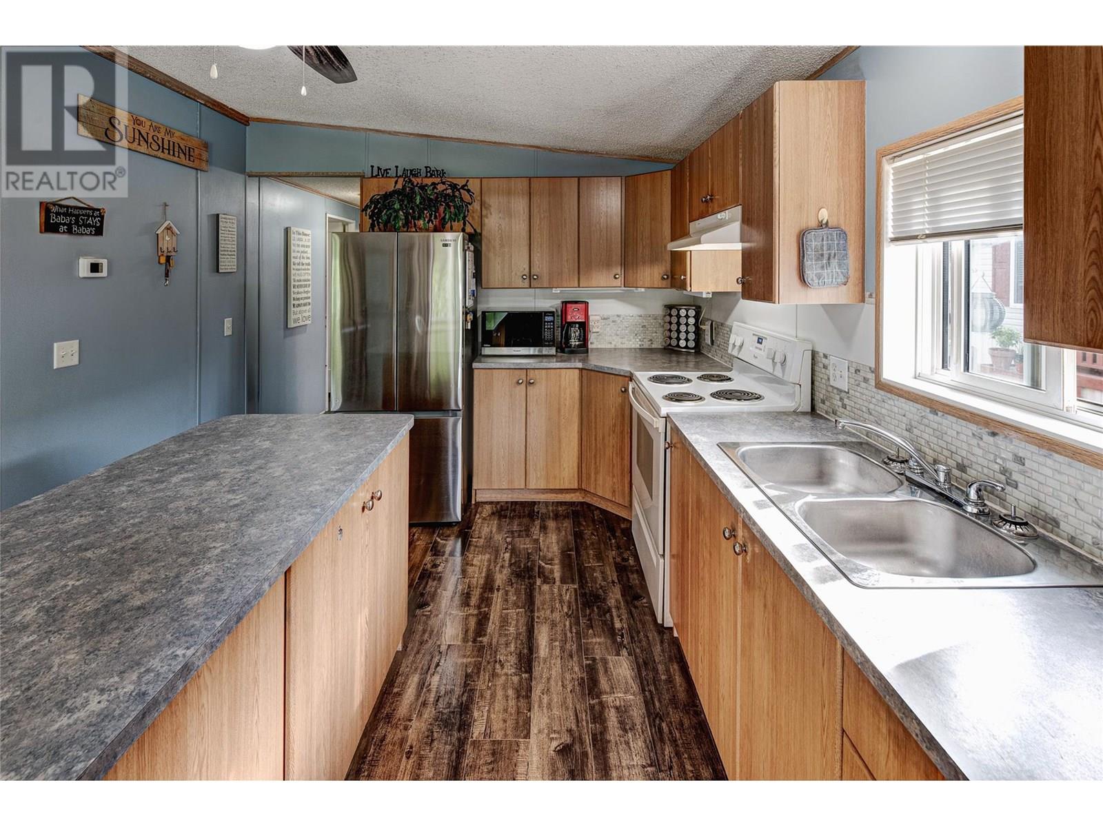 5155 Chute Lake Road Unit# 102