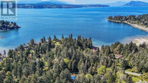 11077 Chalet Rd North Saanich BC V8L5M2