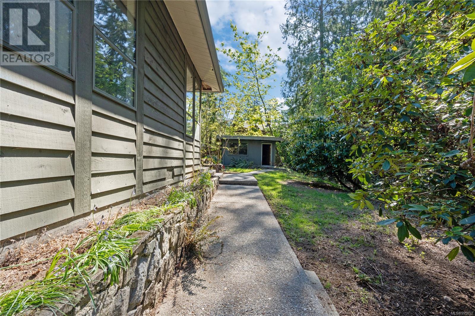 11077 Chalet Rd