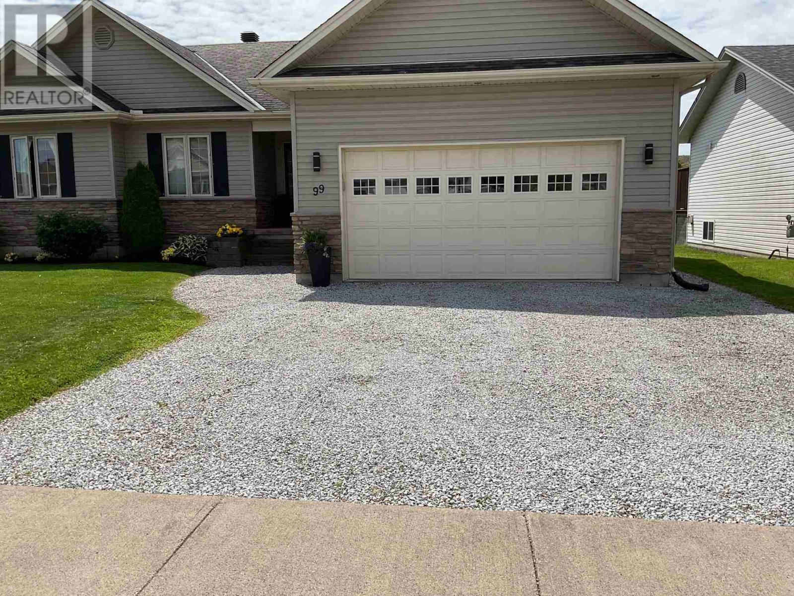 99 Beaumont AVE - Photo 3