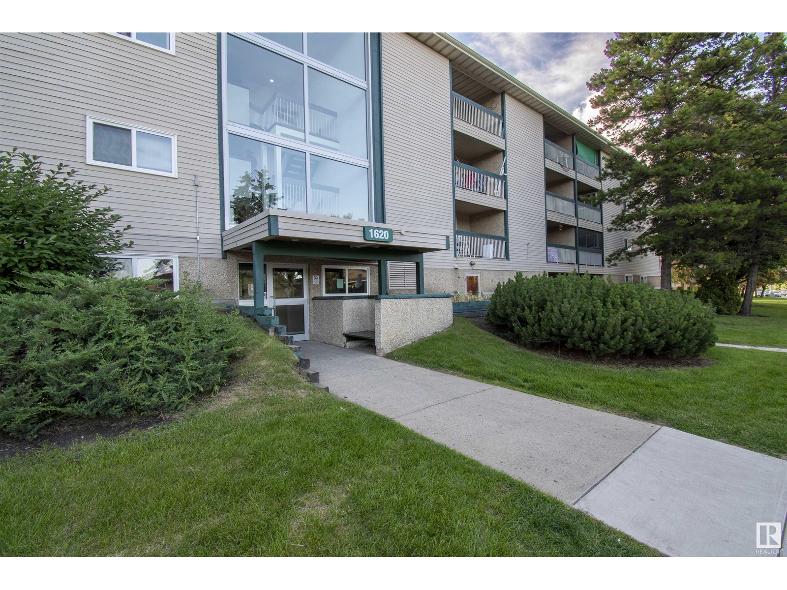 #309 1620 48 ST NW