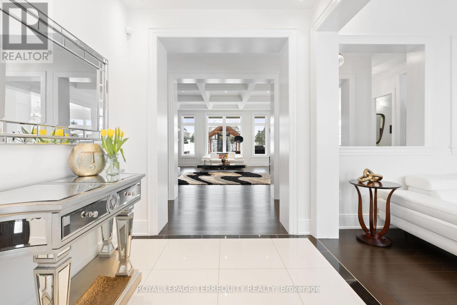20 COUNTRY CLUB CRESCENT