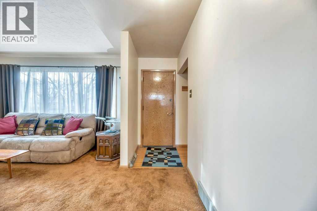 30 Butler Crescent NW