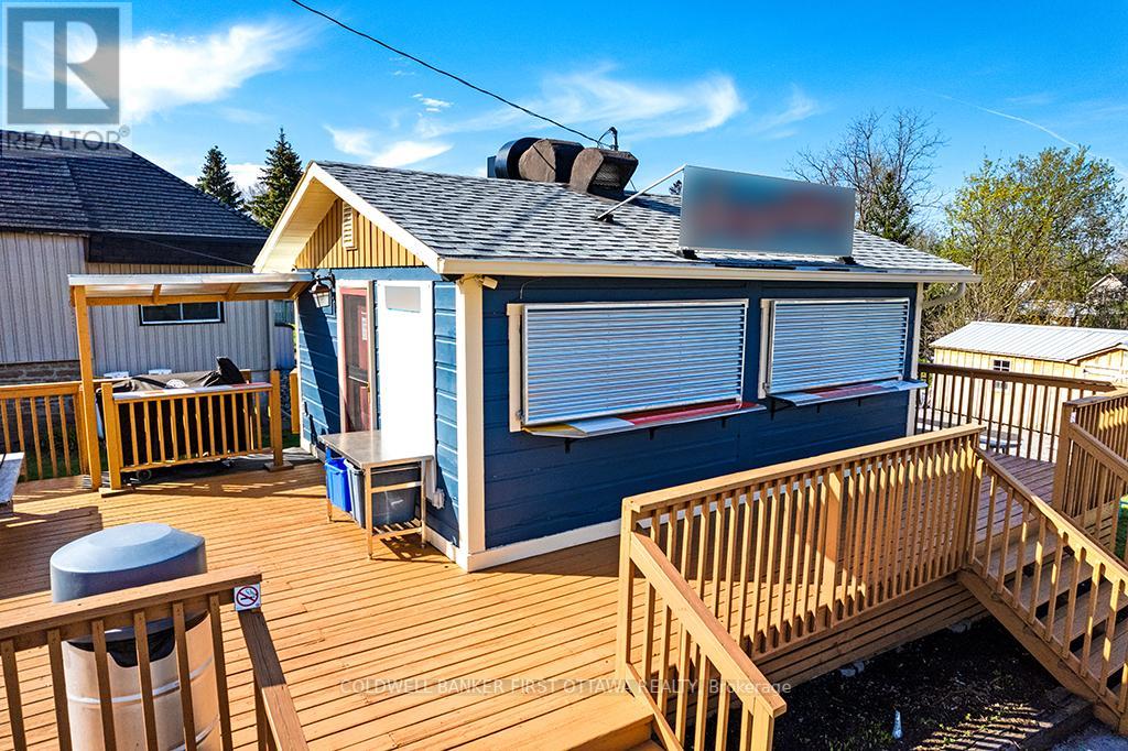 106 BROADWAY STREET W