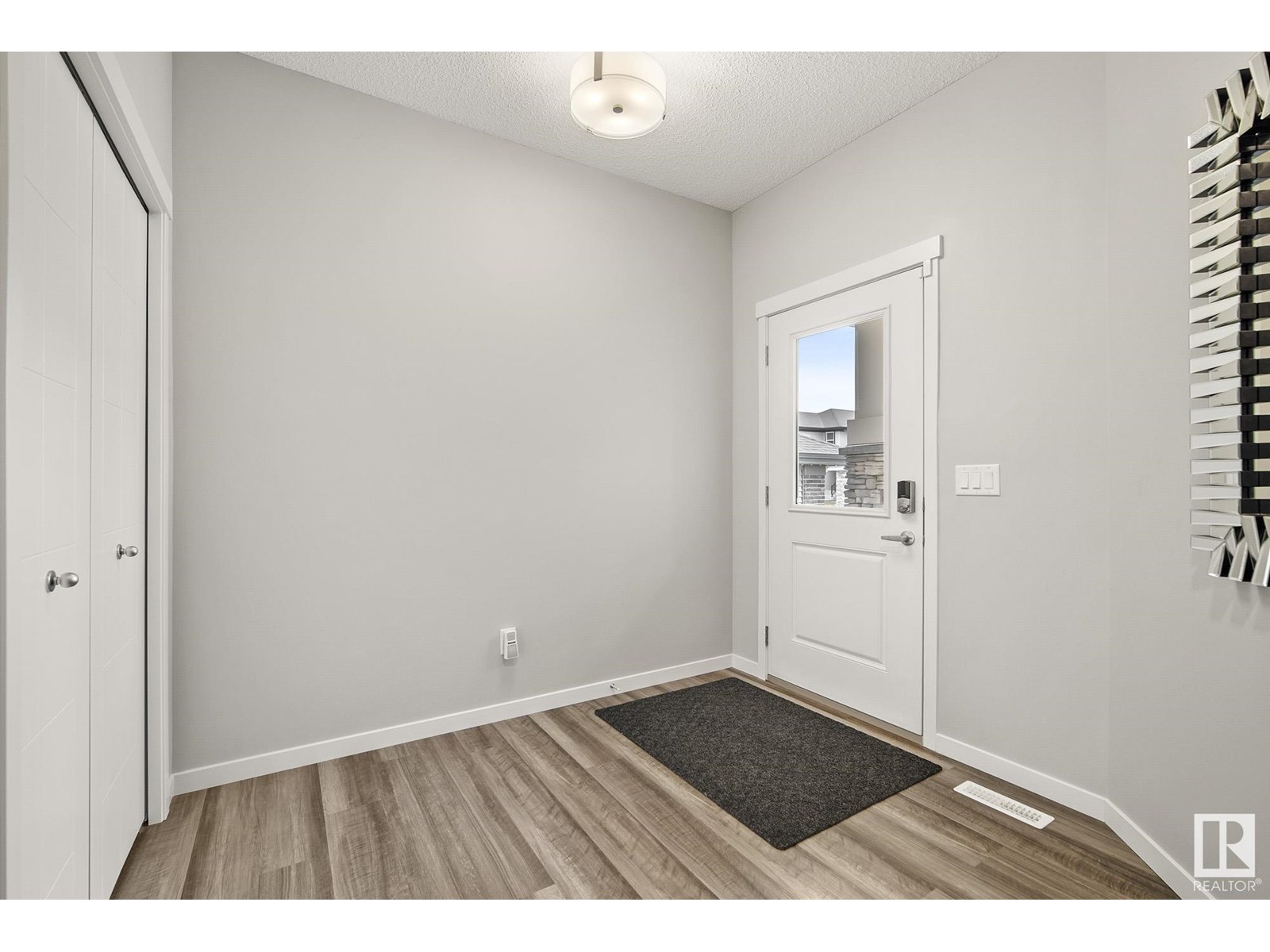 717 KINGLET BV NW