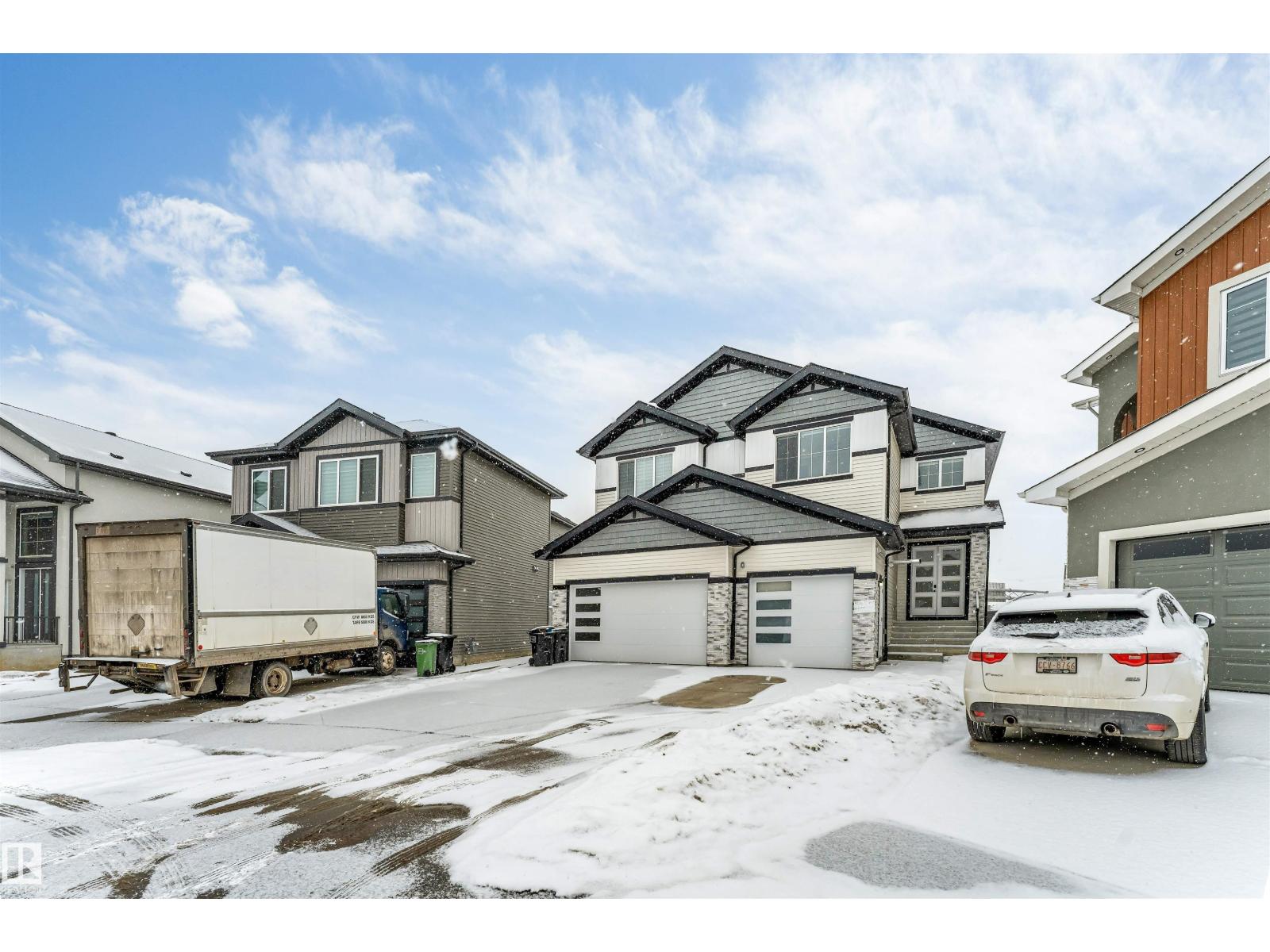 304 33 AV NW