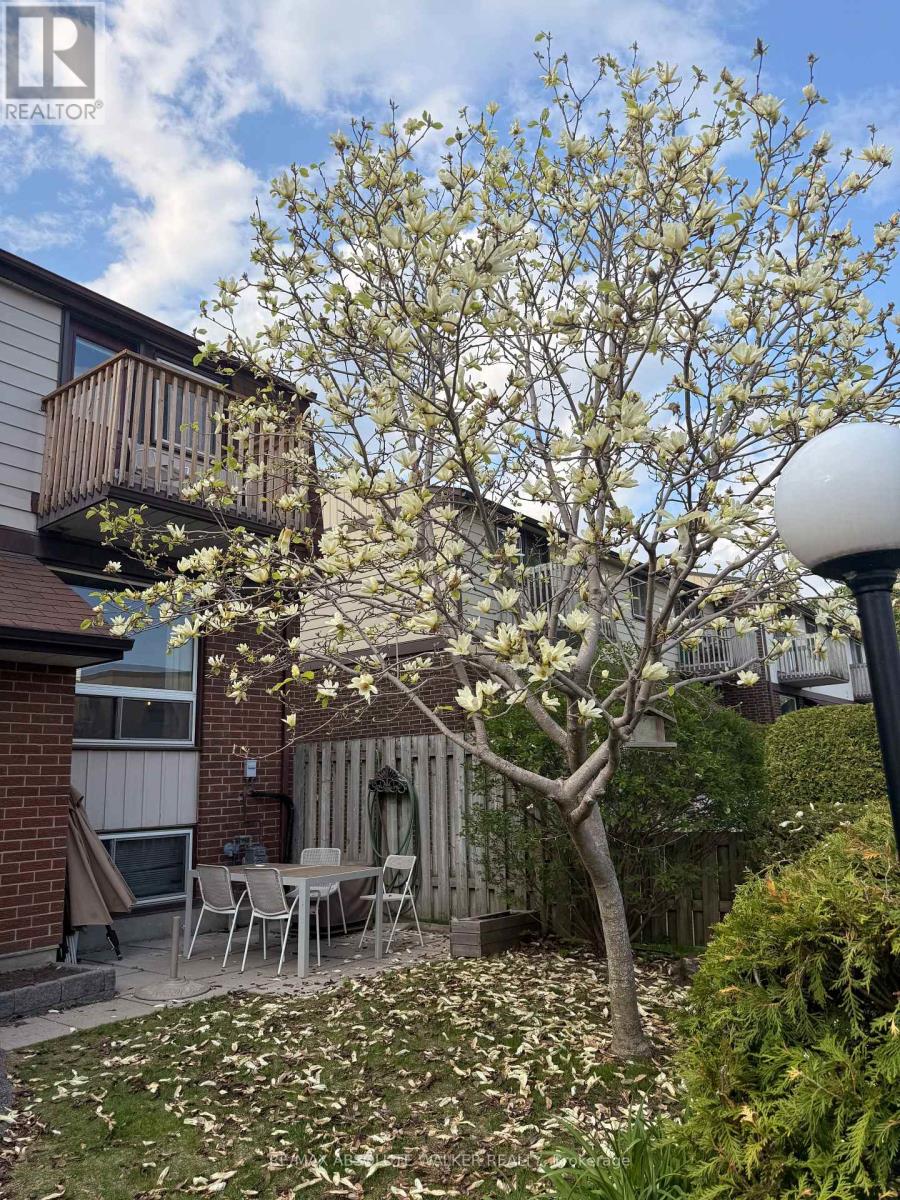 12 - 402 MONTFORT STREET