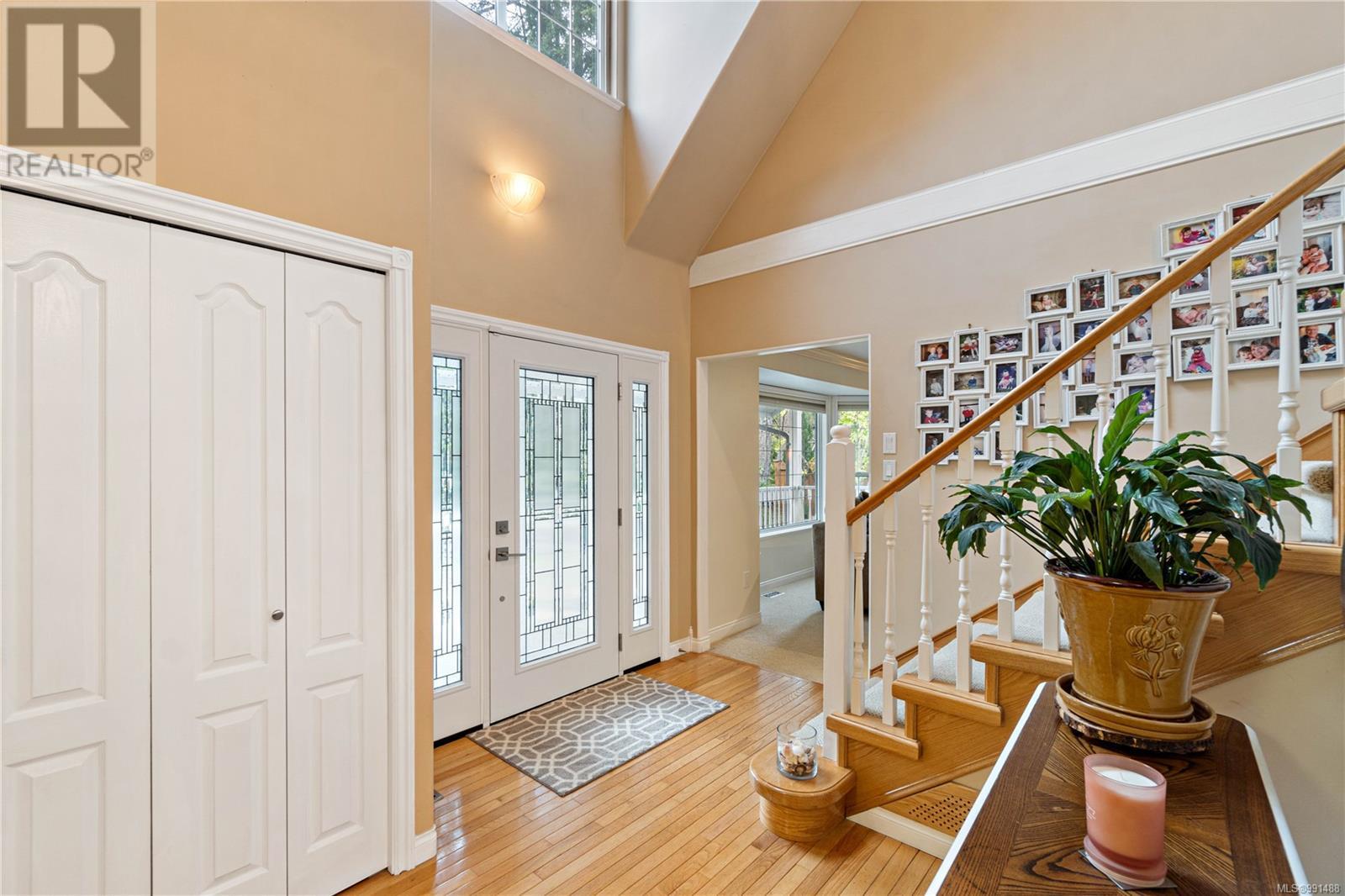 264 Sunningdale Rd E