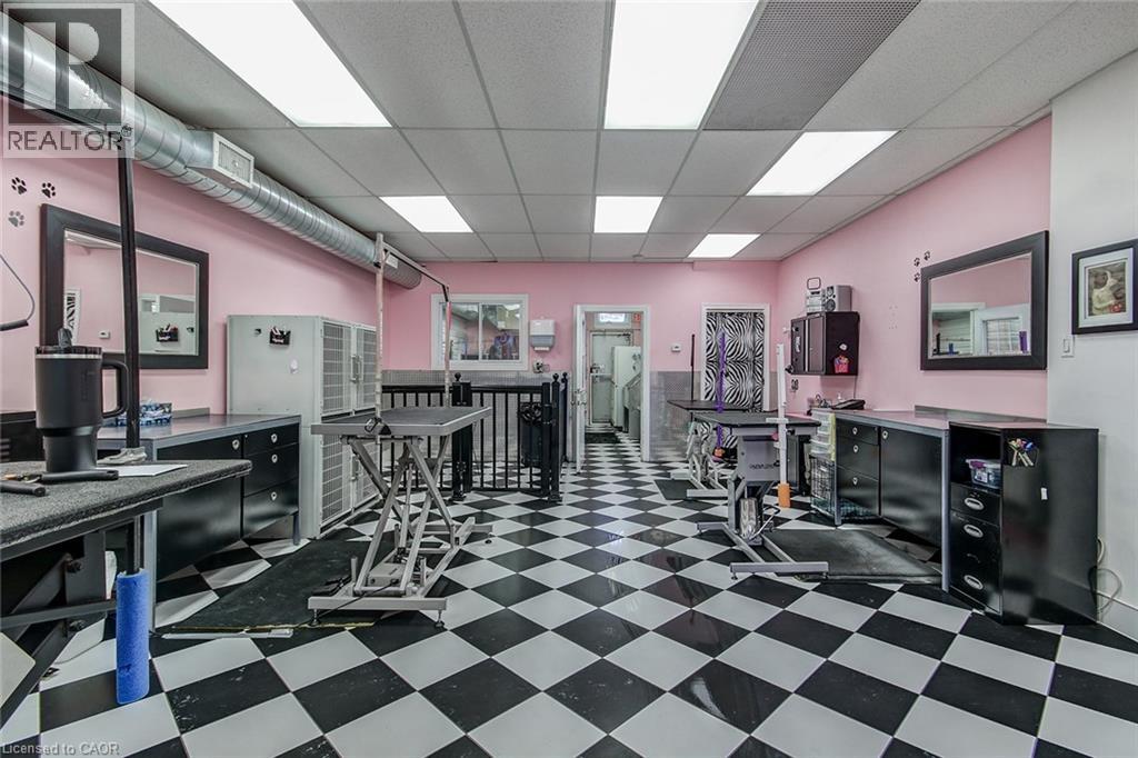 1858 LAKESHORE Road W