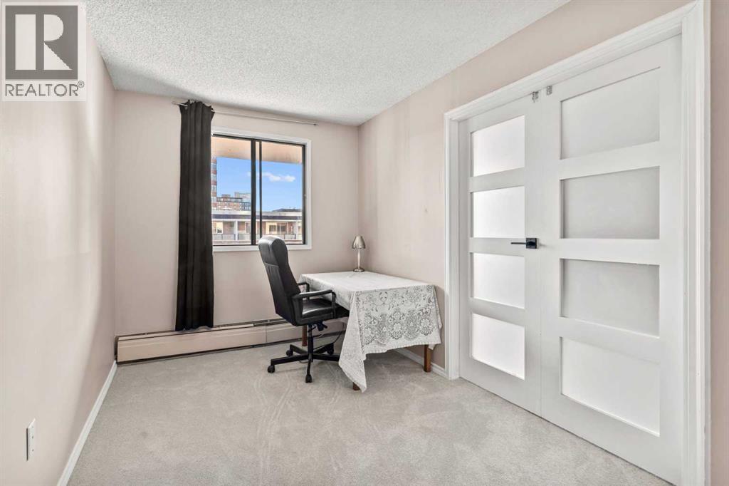 704, 718 12 Avenue SW