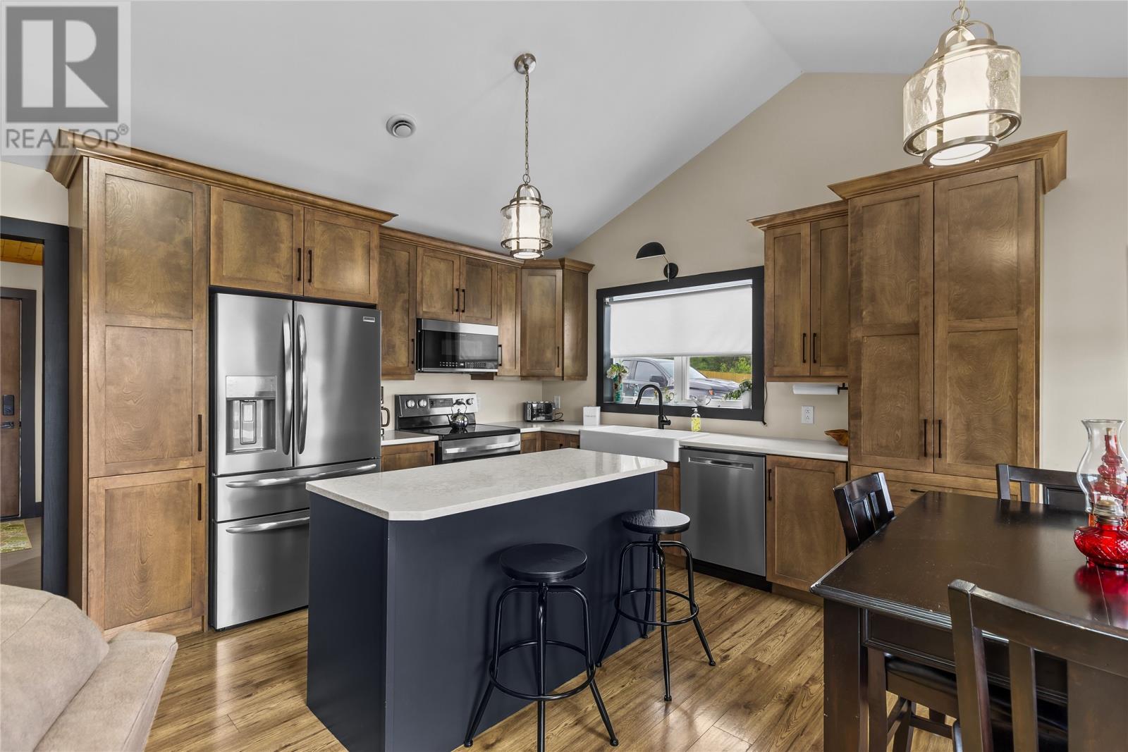 8N Country Lane