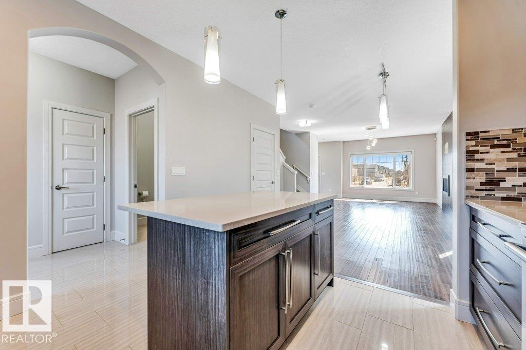 2604 20 AV NW