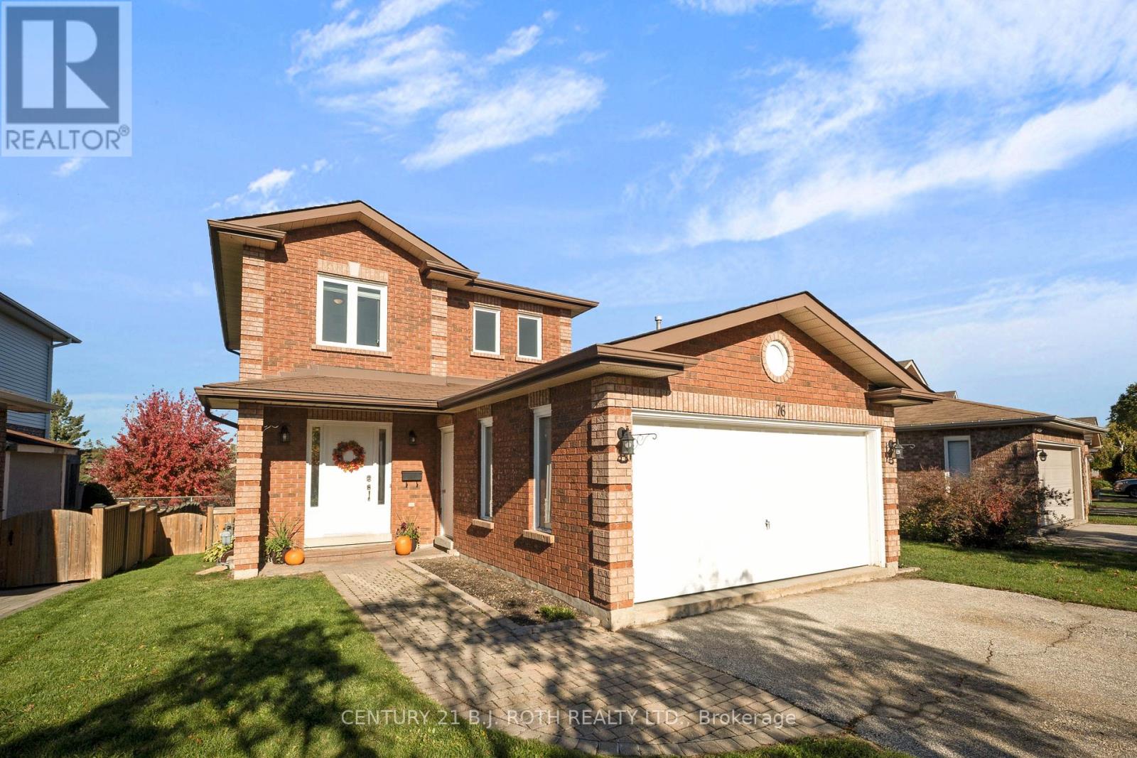 Photo 1 of 38 — 76 ARTHUR AVENUE, Barrie (Grove East), ON L4M6H5