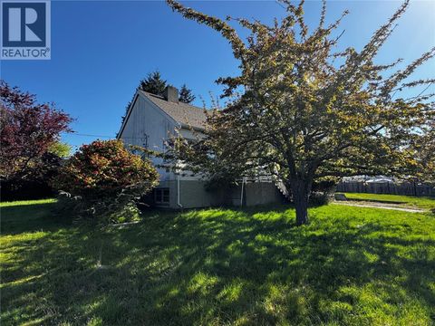 385 Kinver St Esquimalt BC V9A6C3