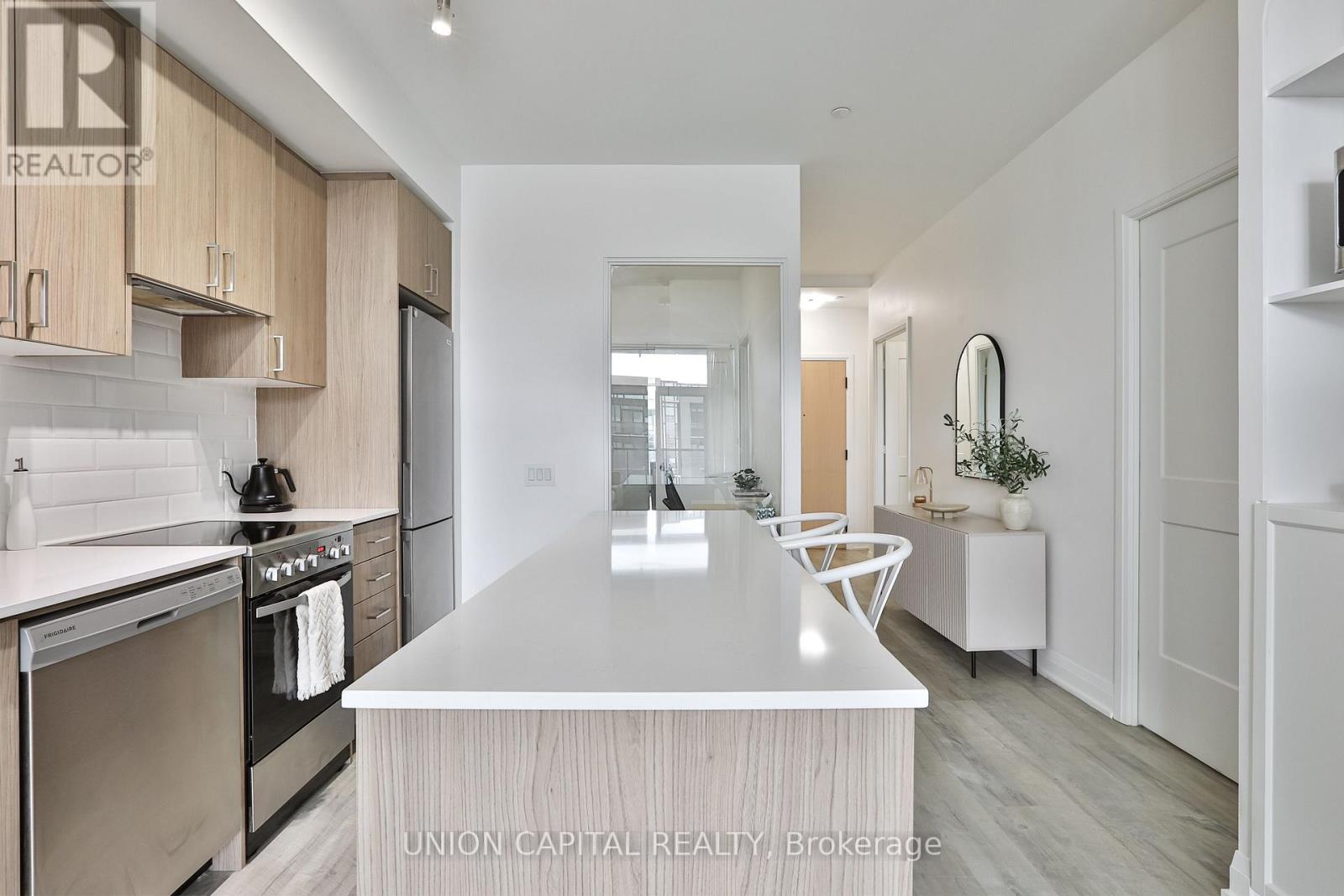 303 - 50 GEORGE BUTCHART DRIVE