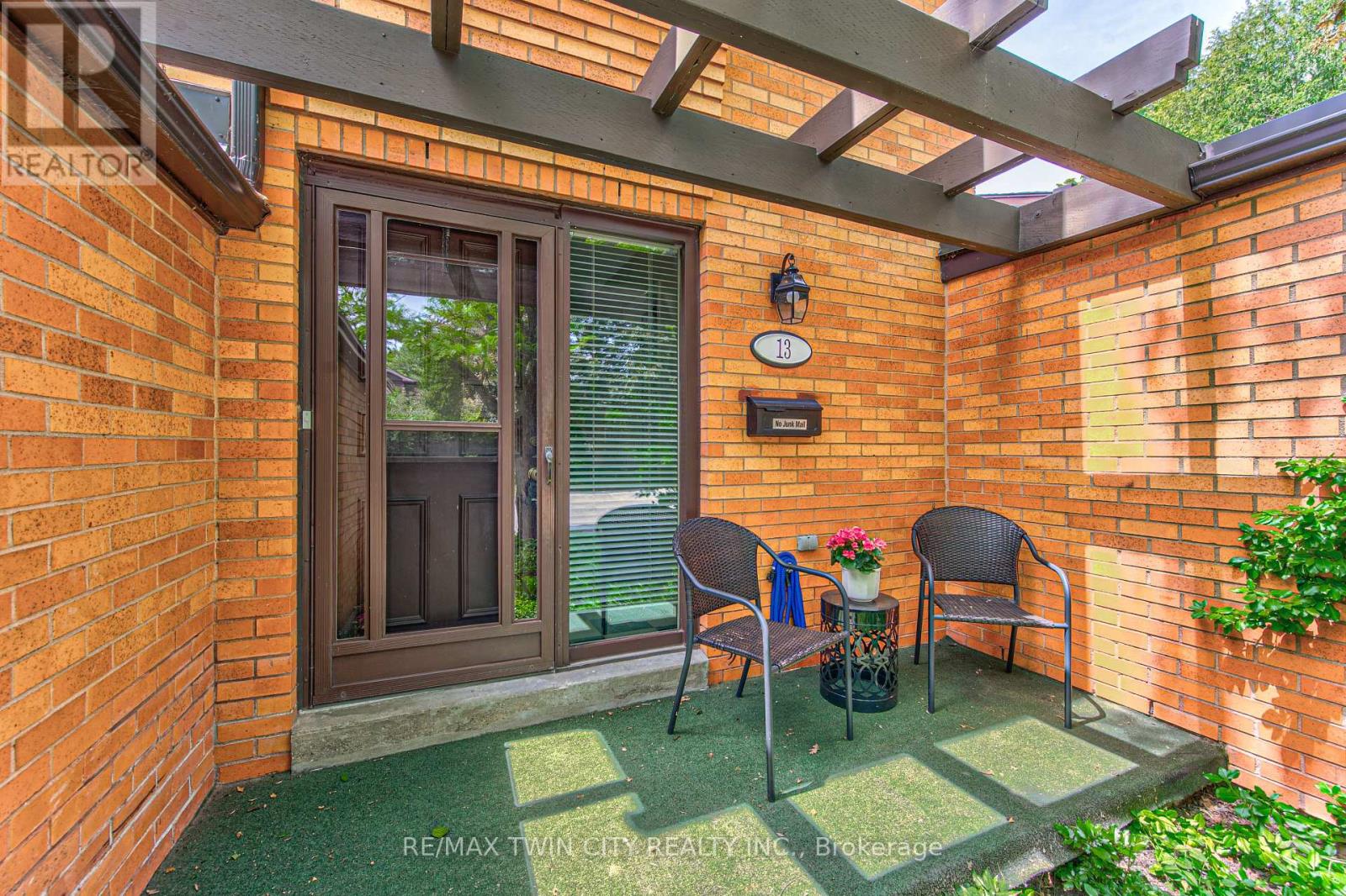 13 - 206 CANDLEWOOD CRESCENT