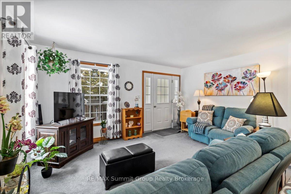 625548 16B SIDE ROAD