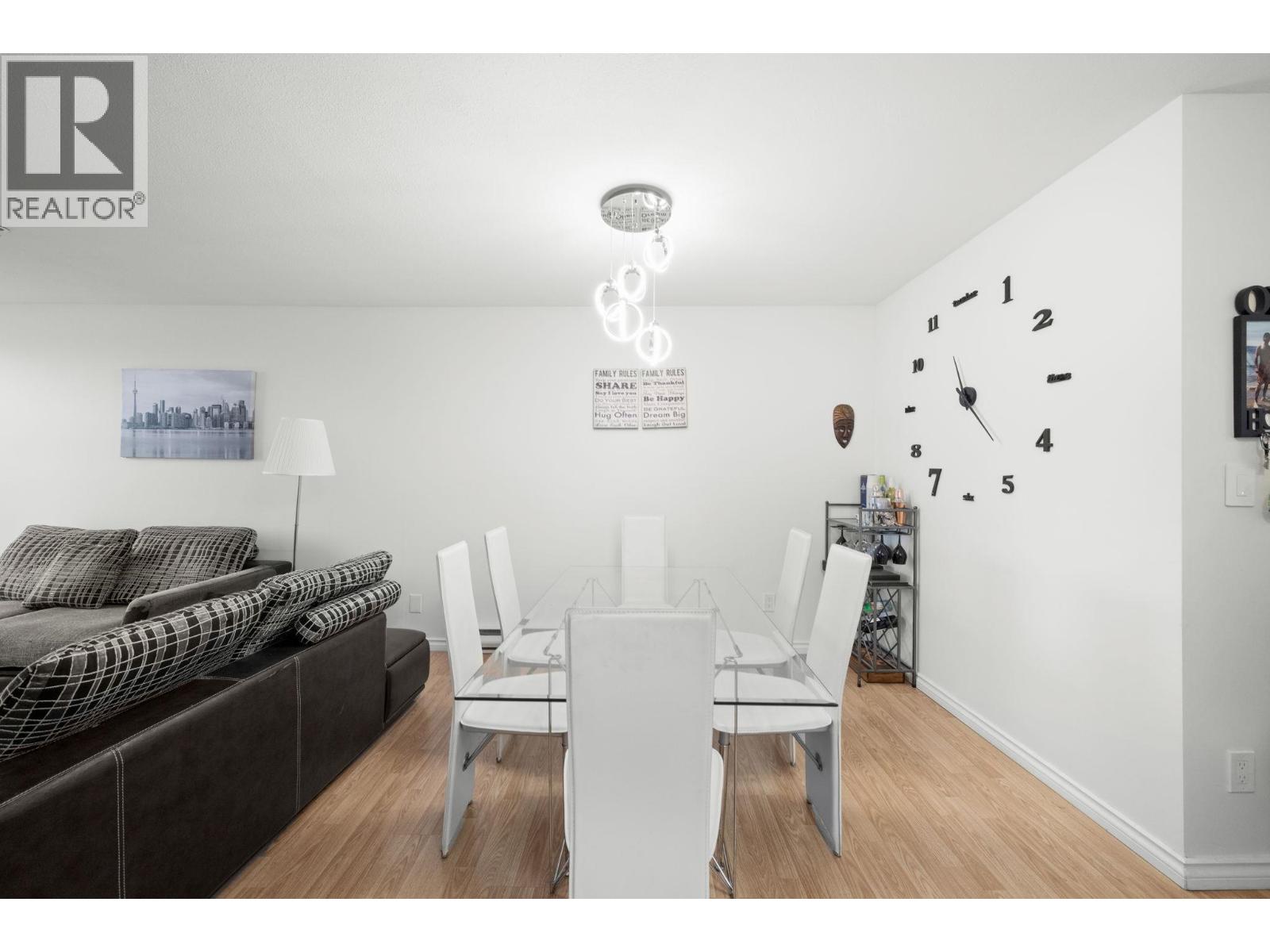 25 2378 RINDALL AVENUE