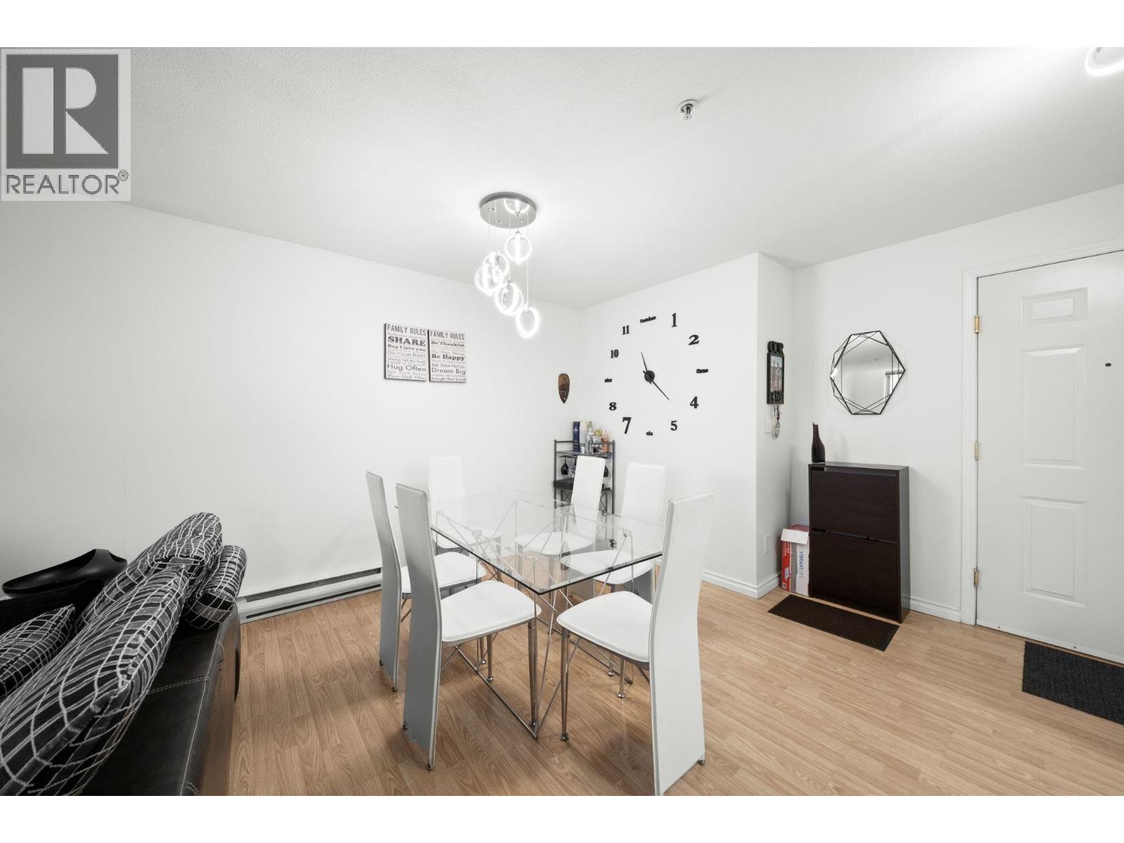 25 2378 RINDALL AVENUE