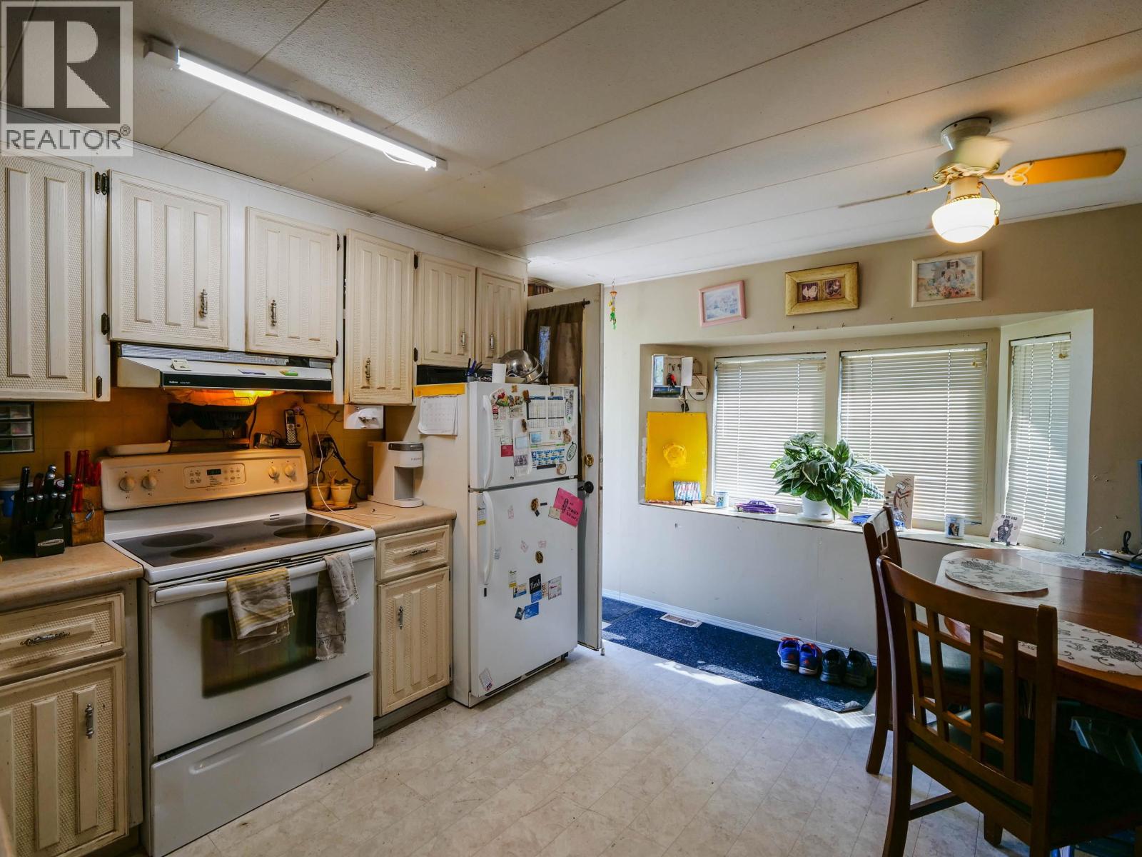 982 MAPLE HEIGHTS ROAD