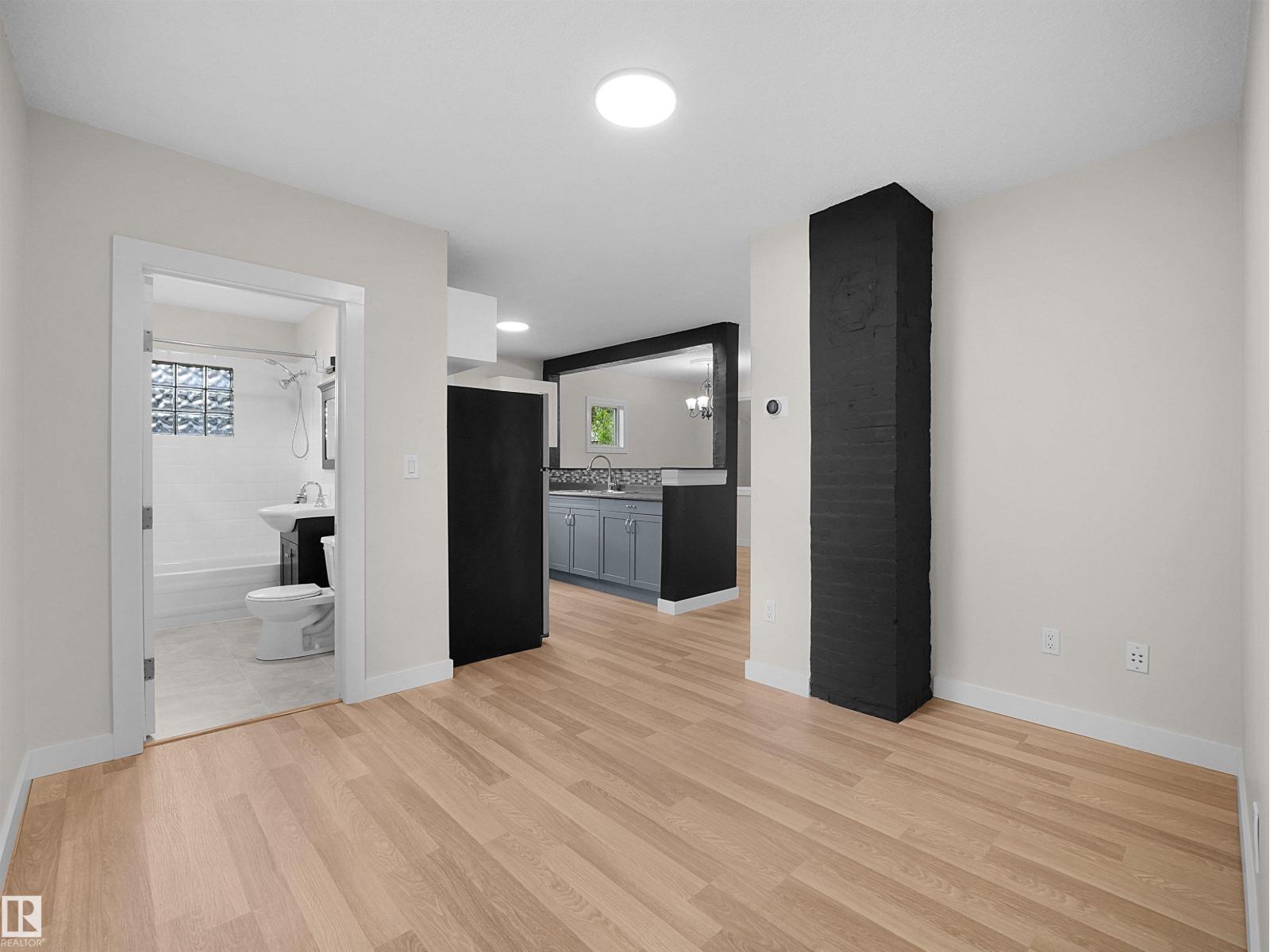 11918 86 ST NW