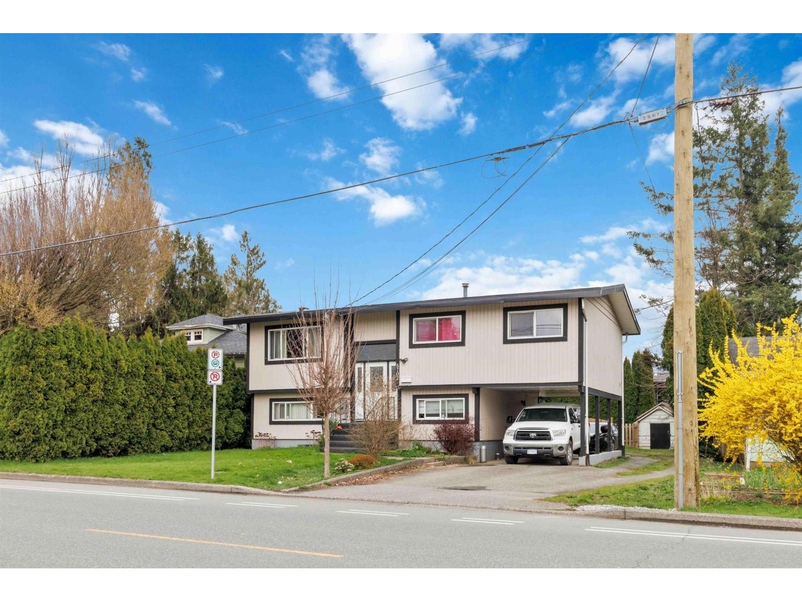 8702 BROADWAY STREET|Chilliwack Proper South