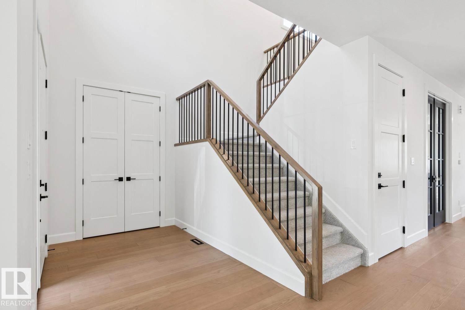 9023 90 ST NW