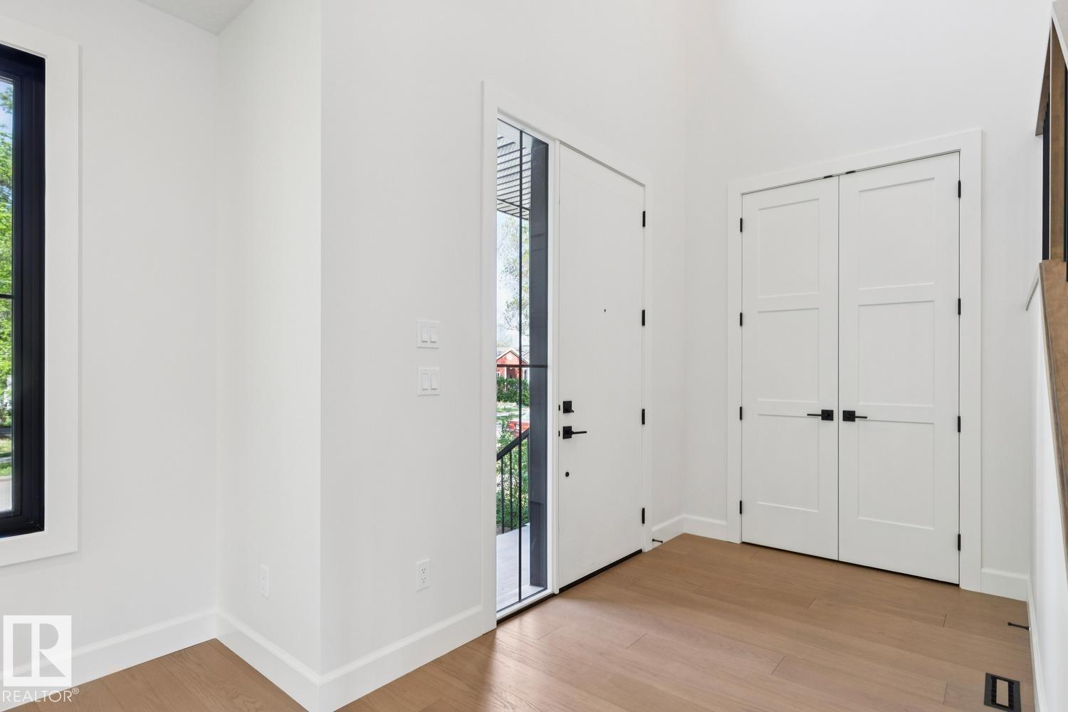 9023 90 ST NW