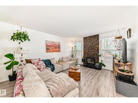 17116 108 ST NW Edmonton AB T5X3C6