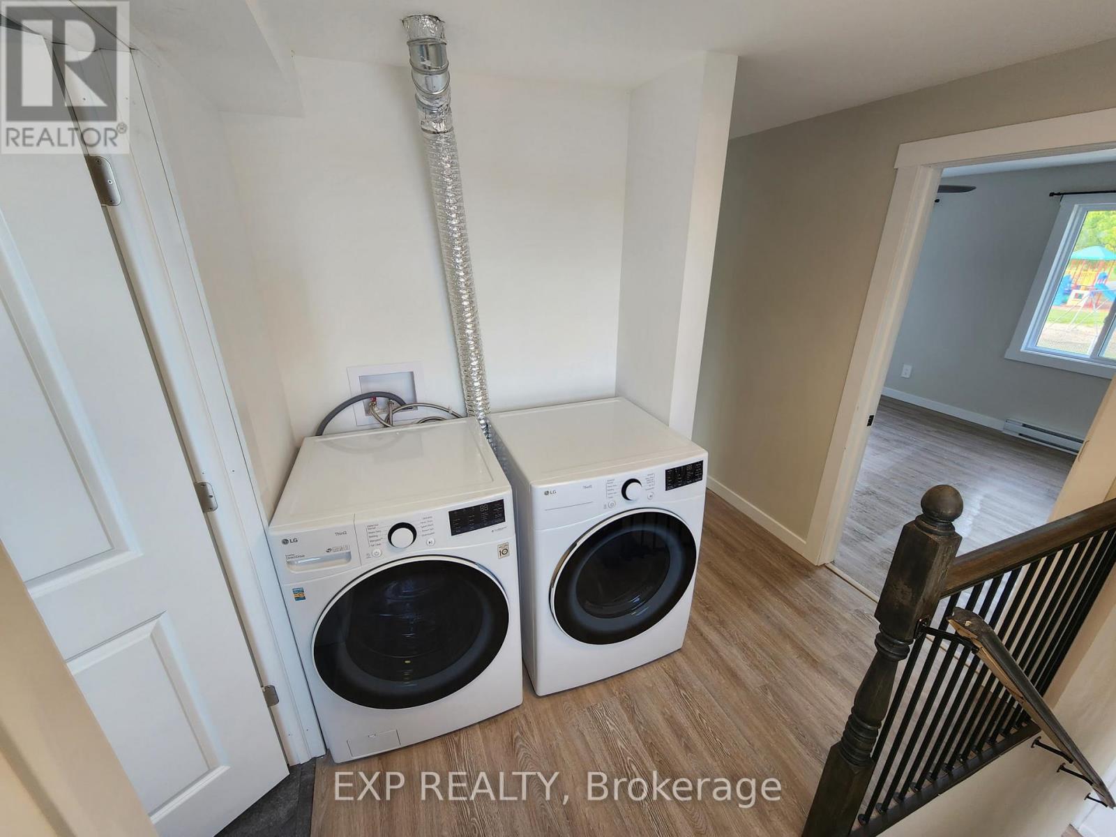 UNIT B - 89 COLLEGE STREET E