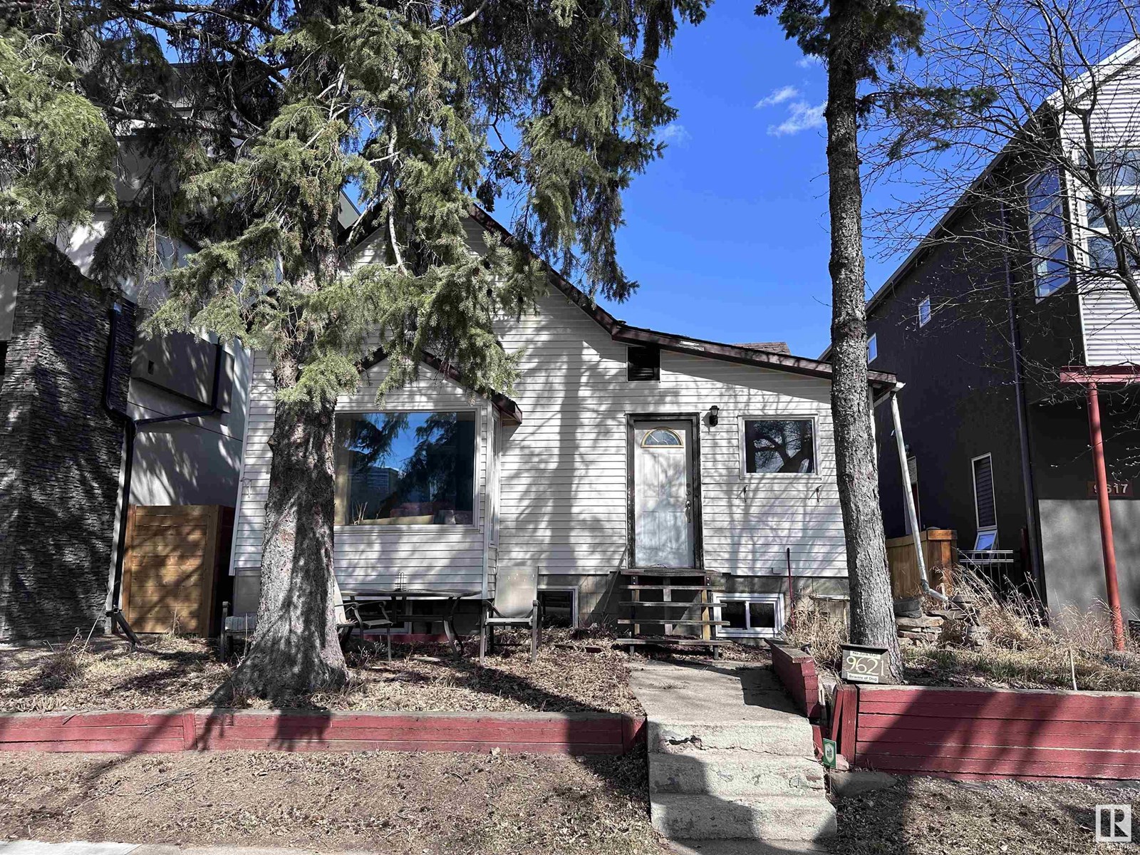 9621 101 ST NW